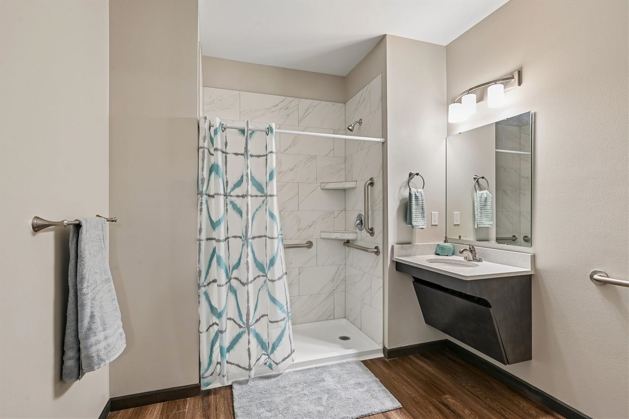 2871 Spring Rose Circle Unit: #109