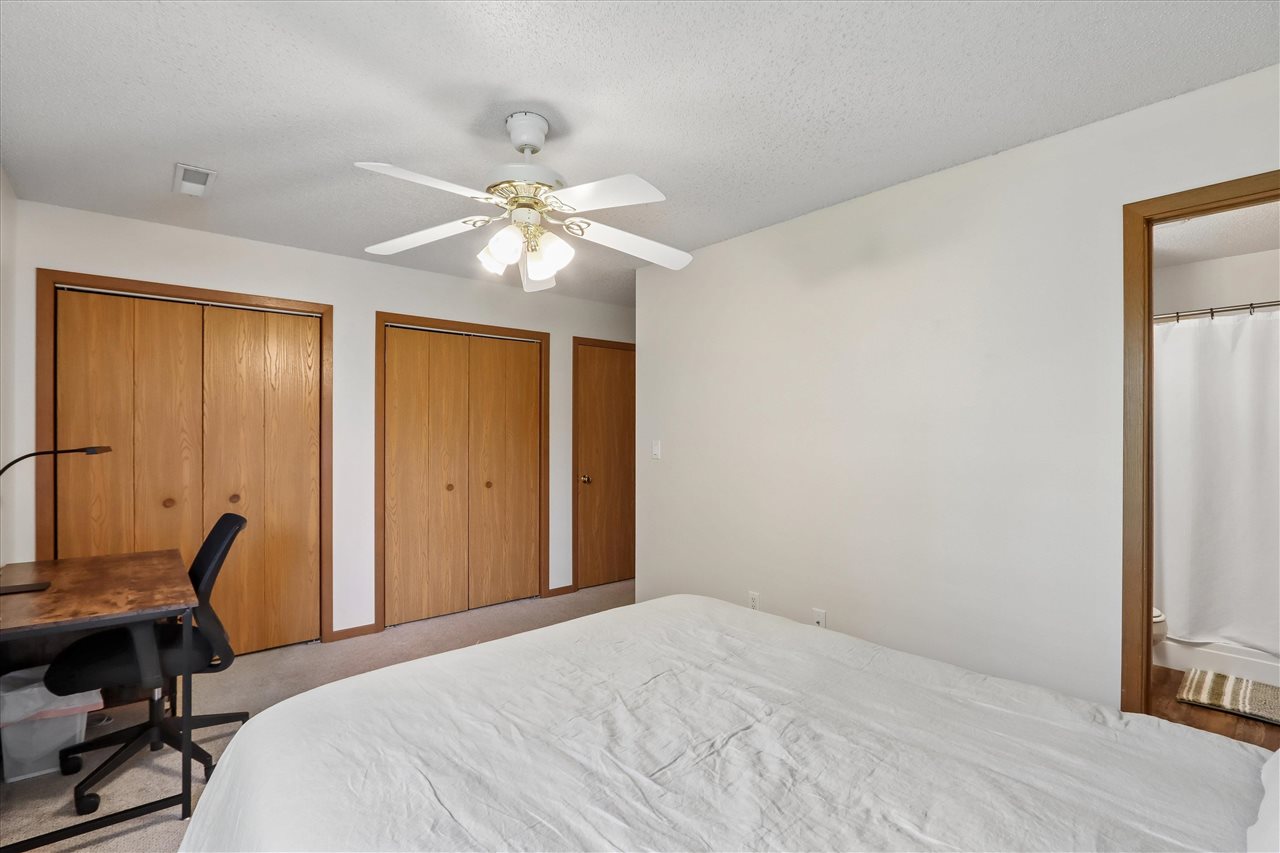 1003-1049 Scott Park Drive Unit: 13 Total Units