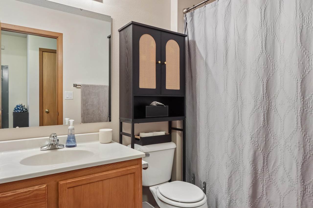 1003-1049 Scott Park Drive Unit: 13 Total Units
