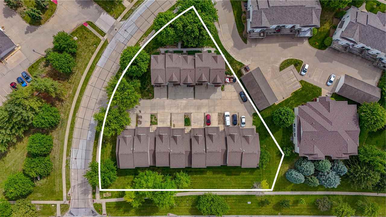 1003-1049 Scott Park Drive Unit: 13 Total Units