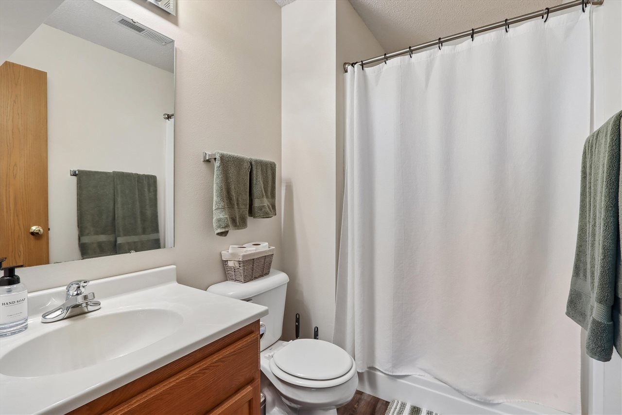 1003-1049 Scott Park Drive Unit: 13 Total Units