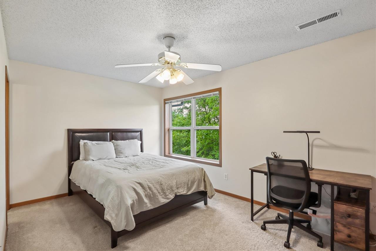 1003-1049 Scott Park Drive Unit: 13 Total Units