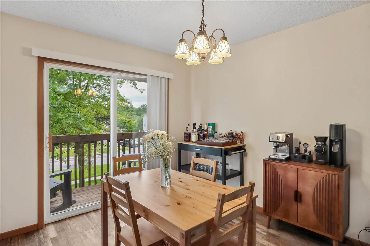 1003-1049 Scott Park Drive Unit: 13 Total Units