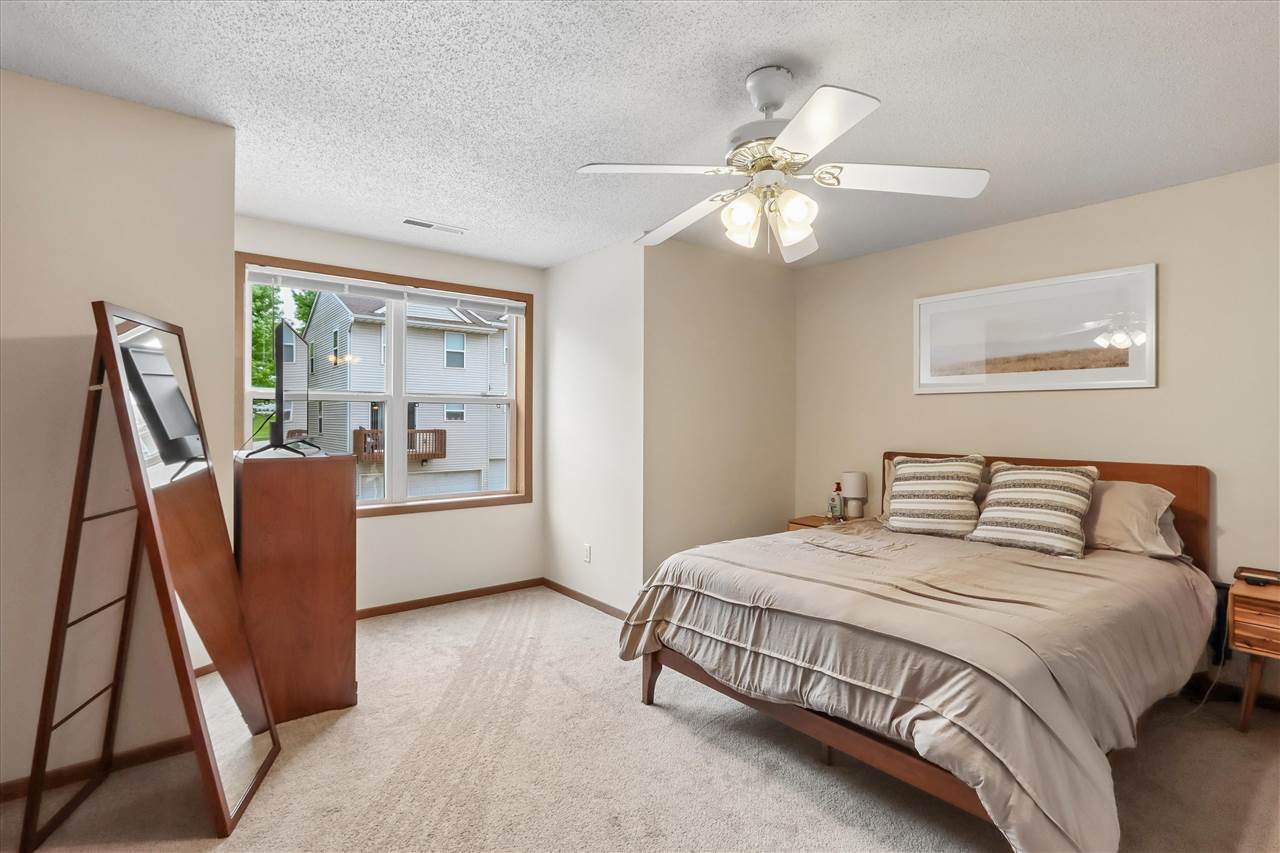 1003-1049 Scott Park Drive Unit: 13 Total Units