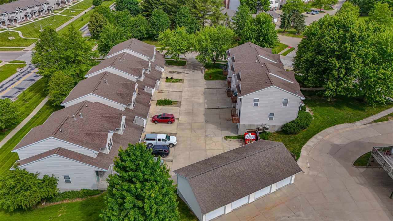1003-1049 Scott Park Drive Unit: 13 Total Units