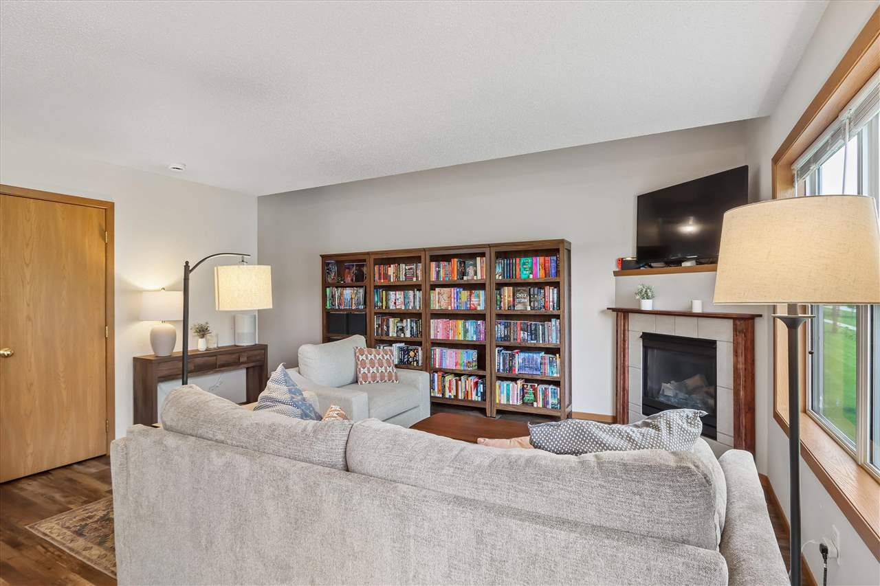 1003-1049 Scott Park Drive Unit: 13 Total Units