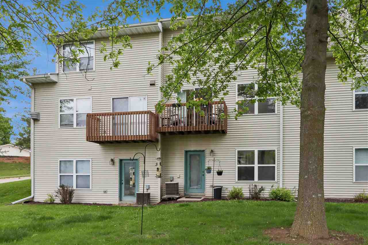 1003-1049 Scott Park Drive Unit: 13 Total Units