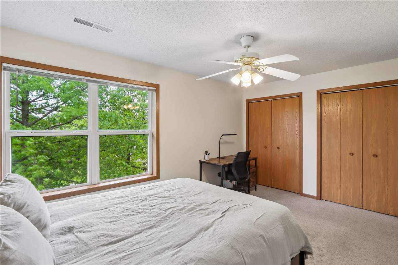 1003-1049 Scott Park Drive Unit: 13 Total Units