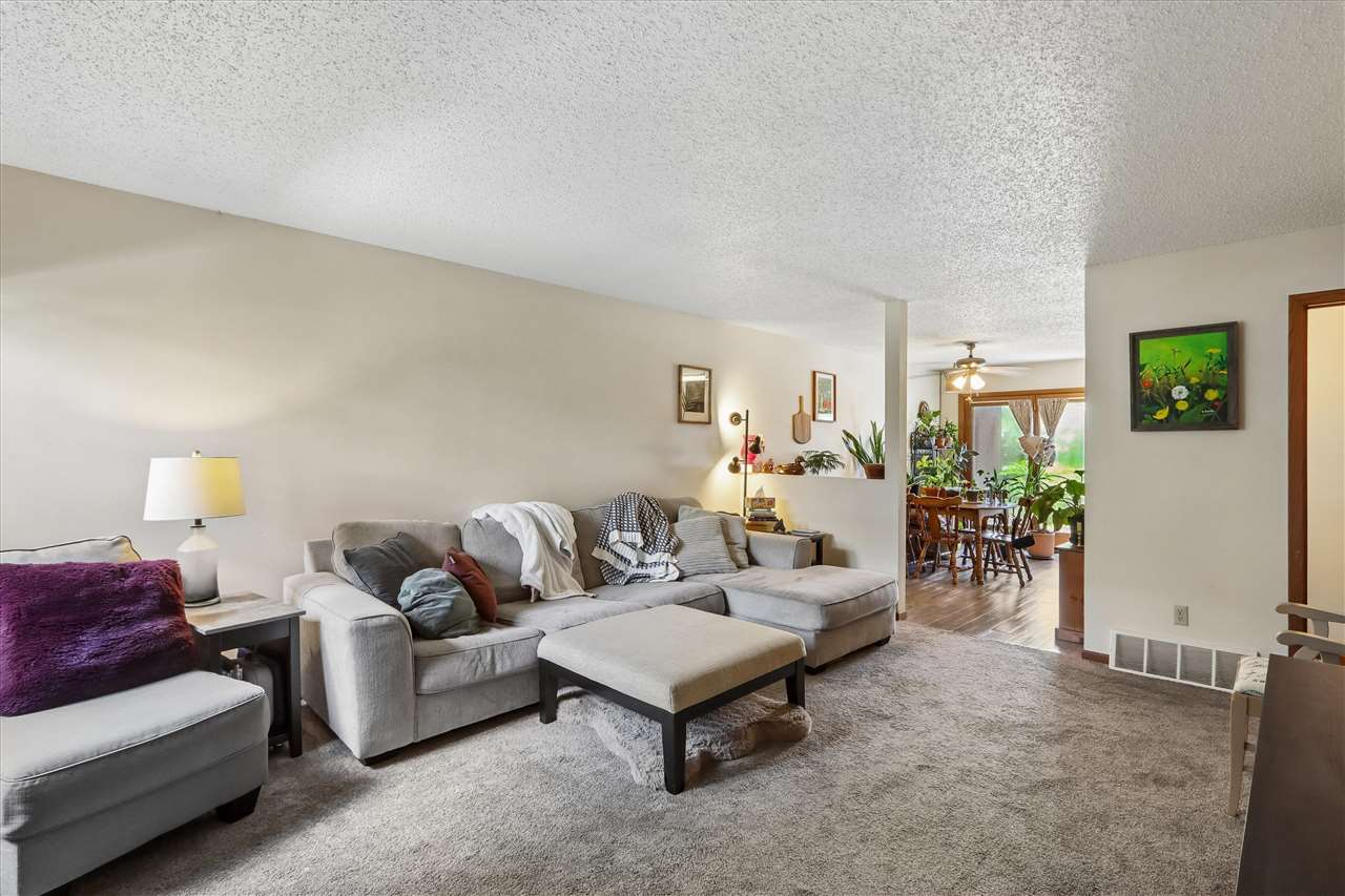 1144 Mormon Trek Boulevard