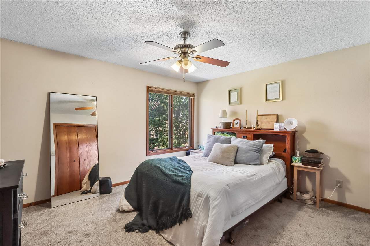 1144 Mormon Trek Boulevard