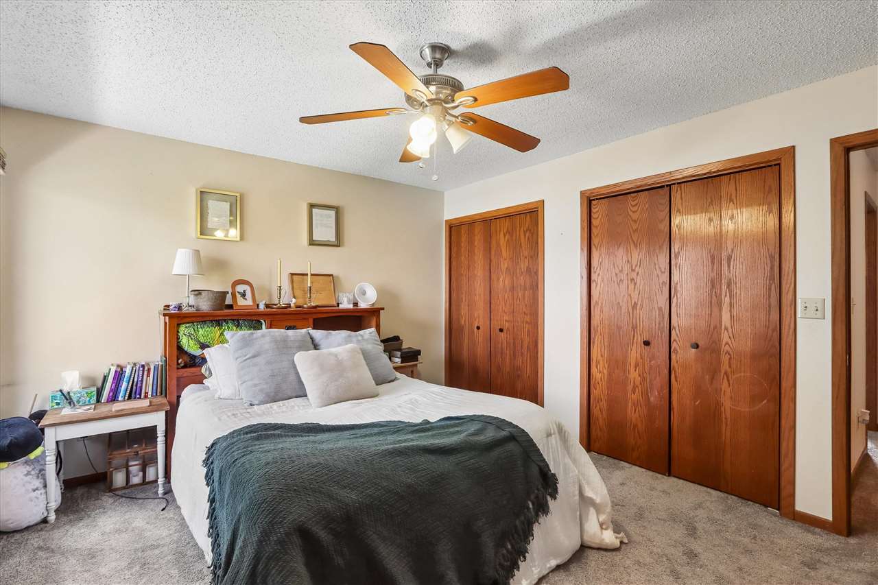 1144 Mormon Trek Boulevard