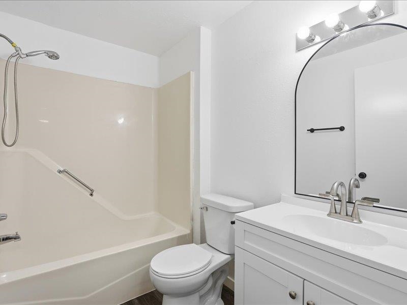 812 Benton Drive #14 Unit: 814 Benton Drive #14