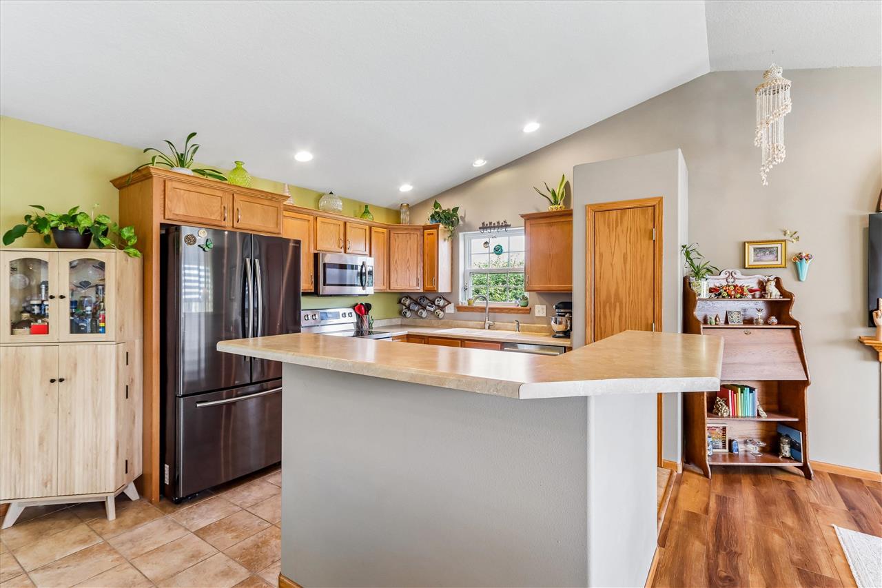 235 N McKenzie Ln