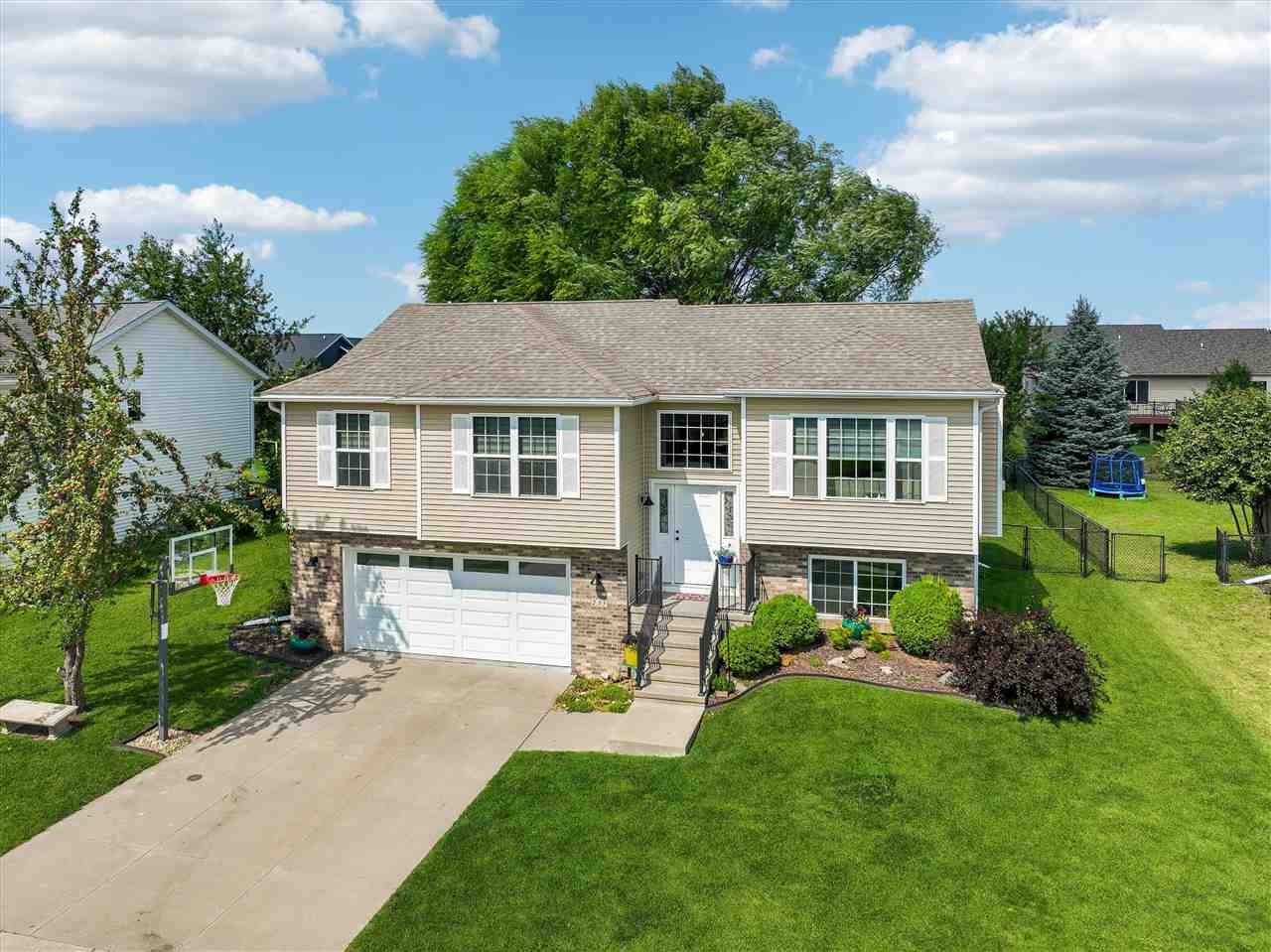 235 N McKenzie Ln