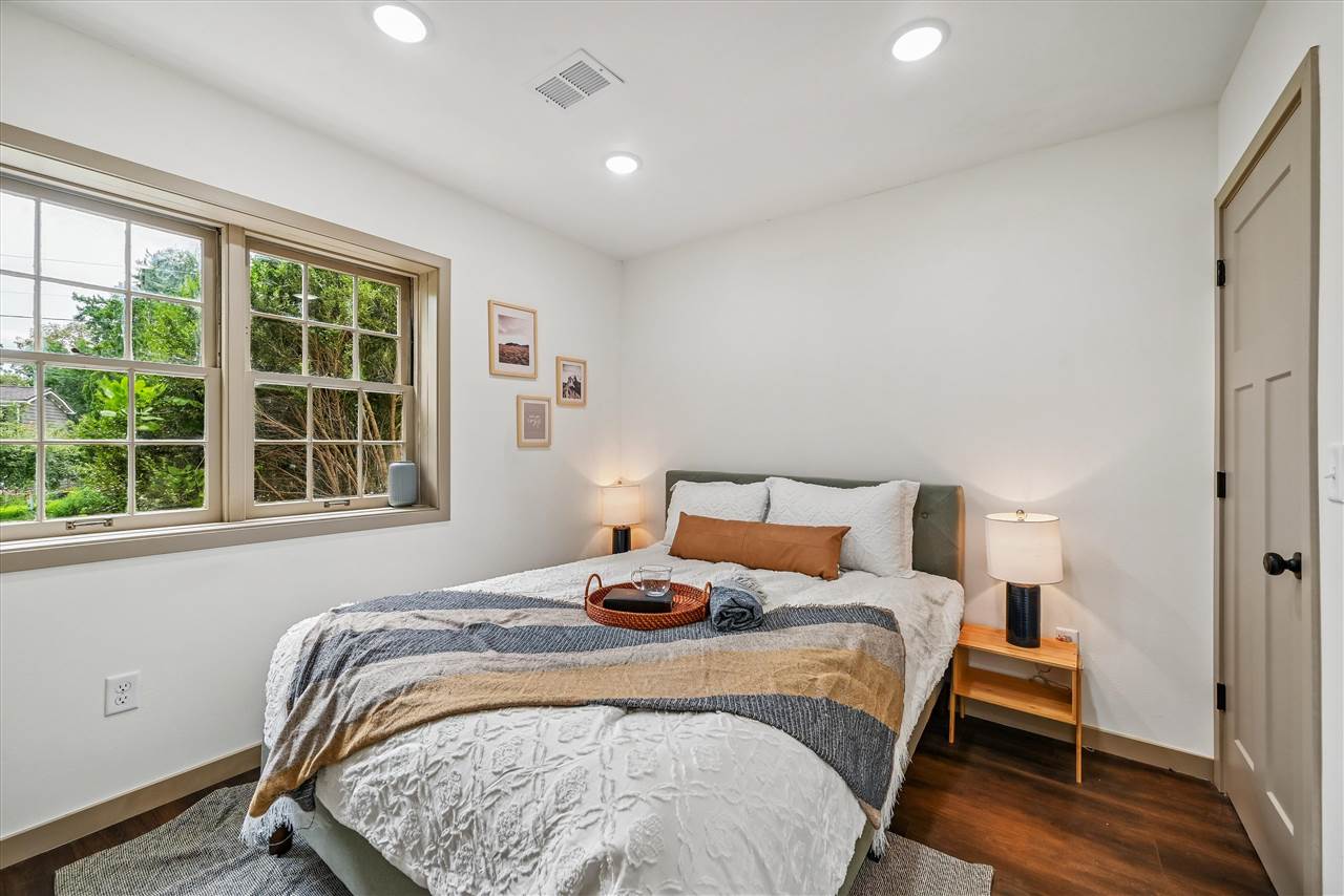 6 Kirkwood Circle