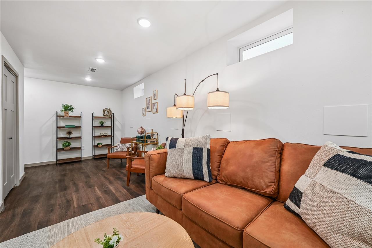 6 Kirkwood Circle