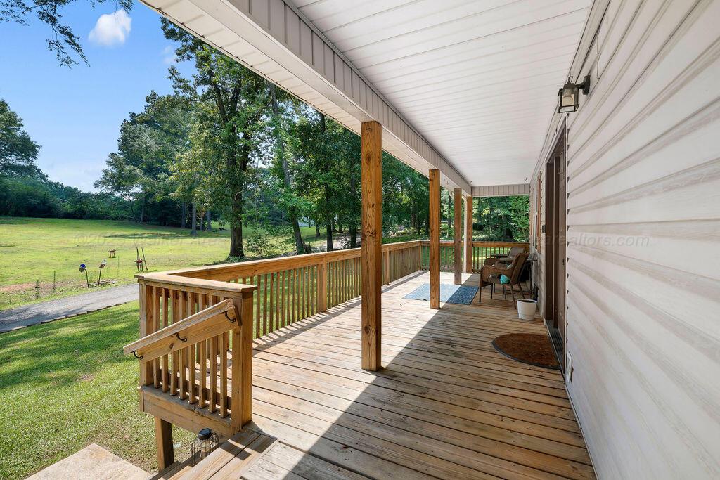 78 JOE BRACKETT Rd