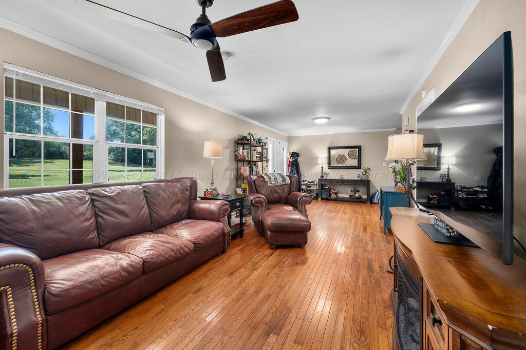 78 JOE BRACKETT Rd