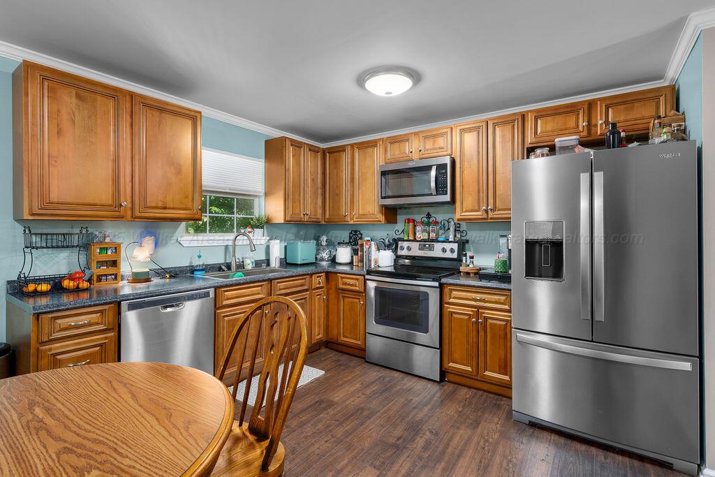 78 JOE BRACKETT Rd