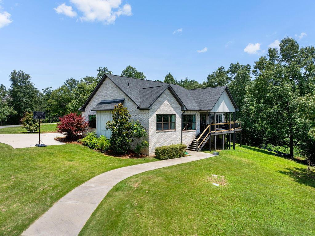371 EMMONS Dr