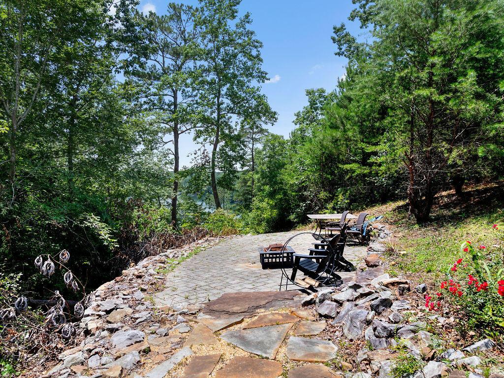 371 EMMONS Dr