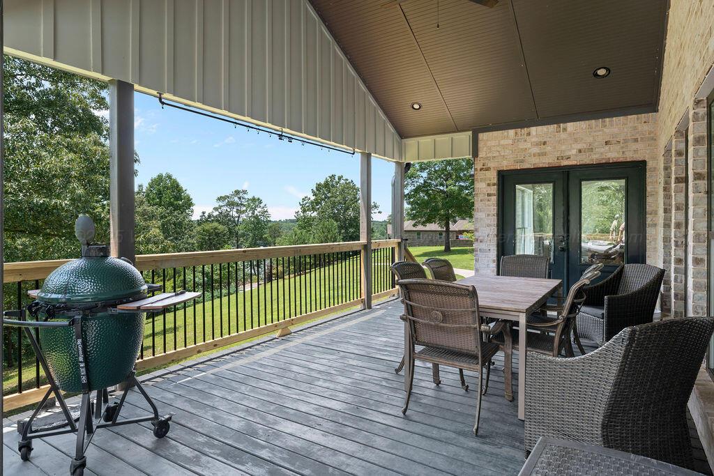 371 EMMONS Dr
