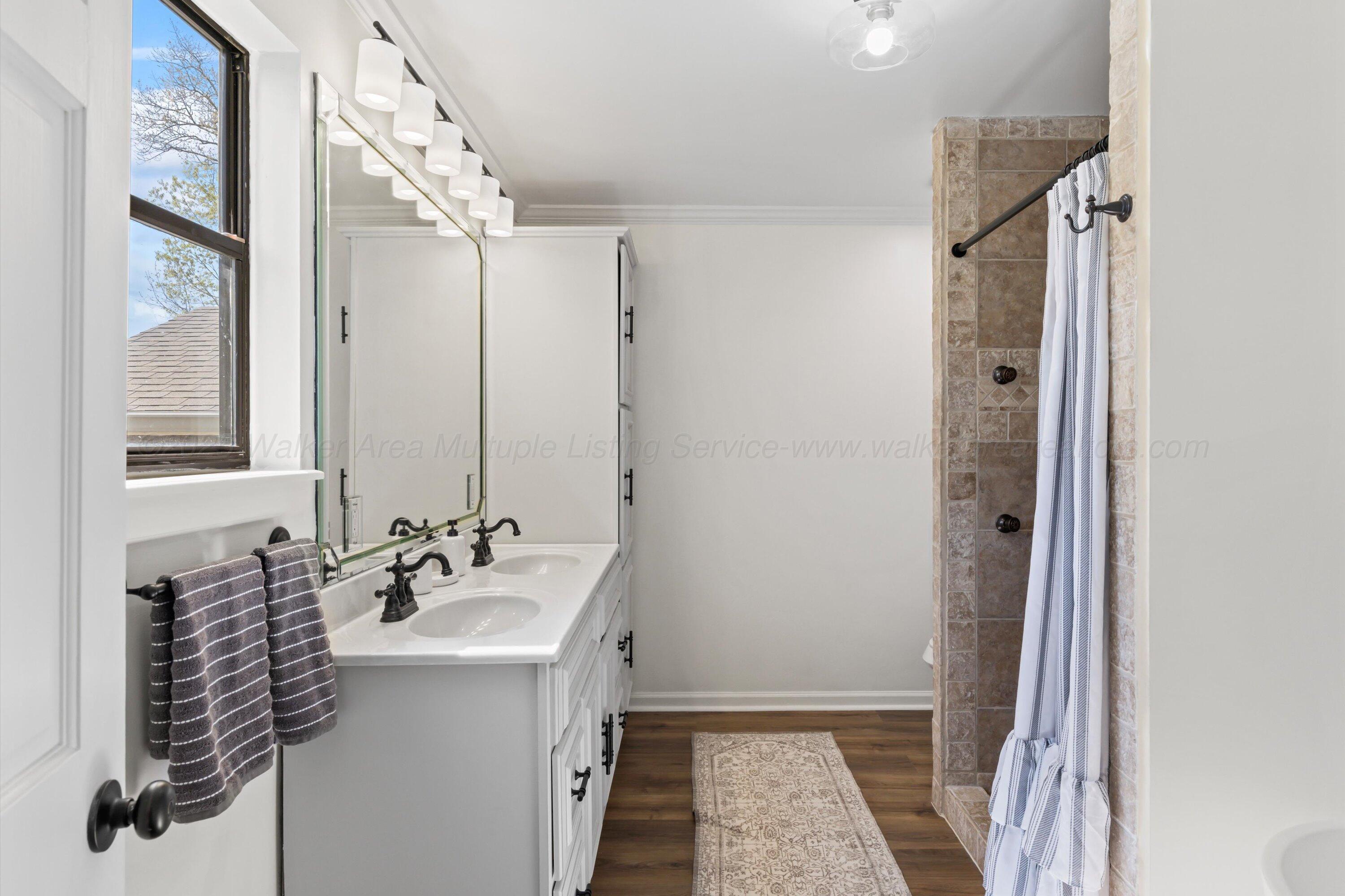 1221 OLD DUNCAN BRIDGE Rd