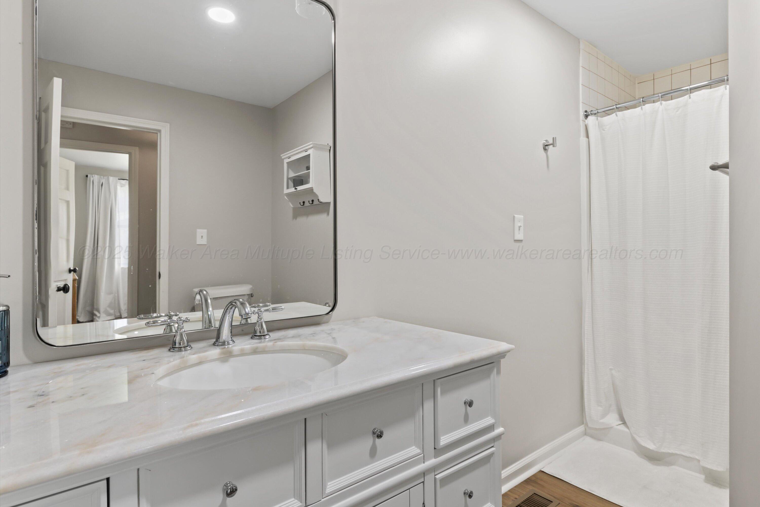 1221 OLD DUNCAN BRIDGE Rd