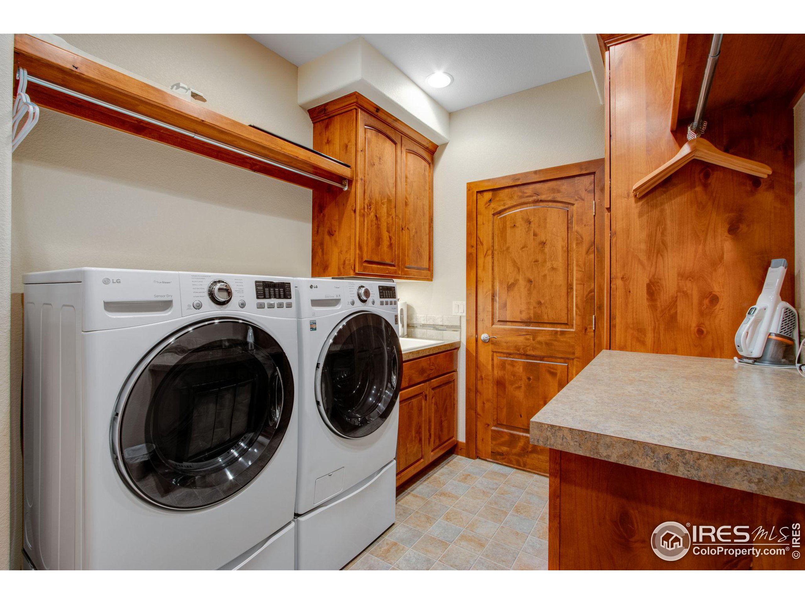 927 Prism Cactus Cir