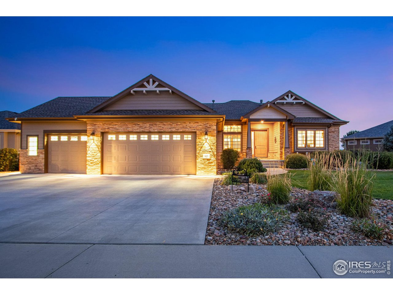 927 Prism Cactus Cir