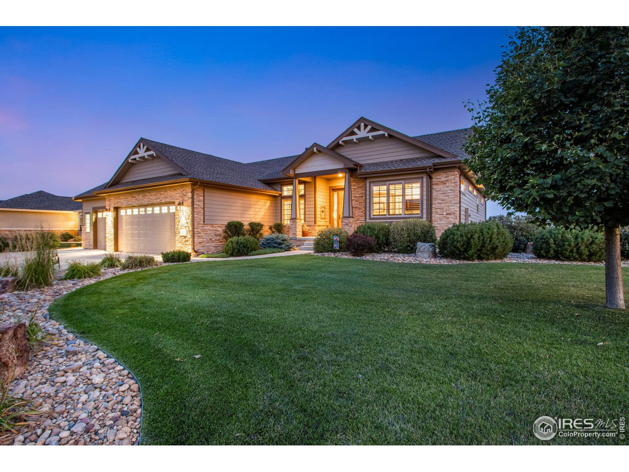 927 Prism Cactus Cir