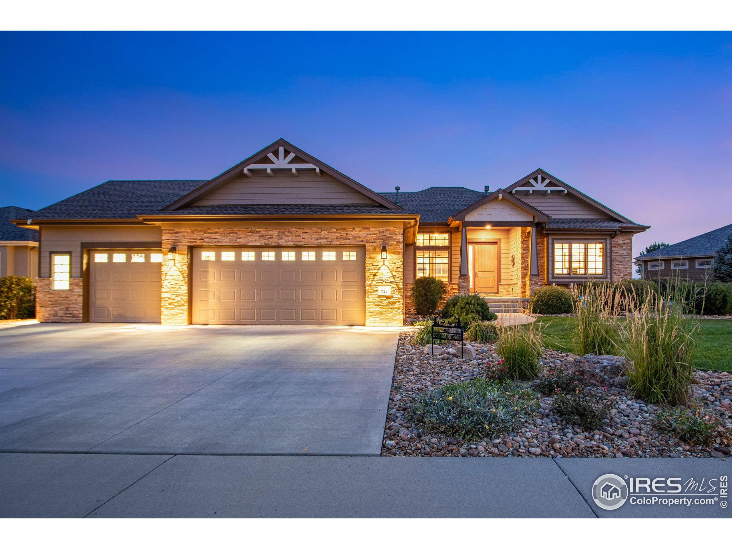 927 Prism Cactus Cir