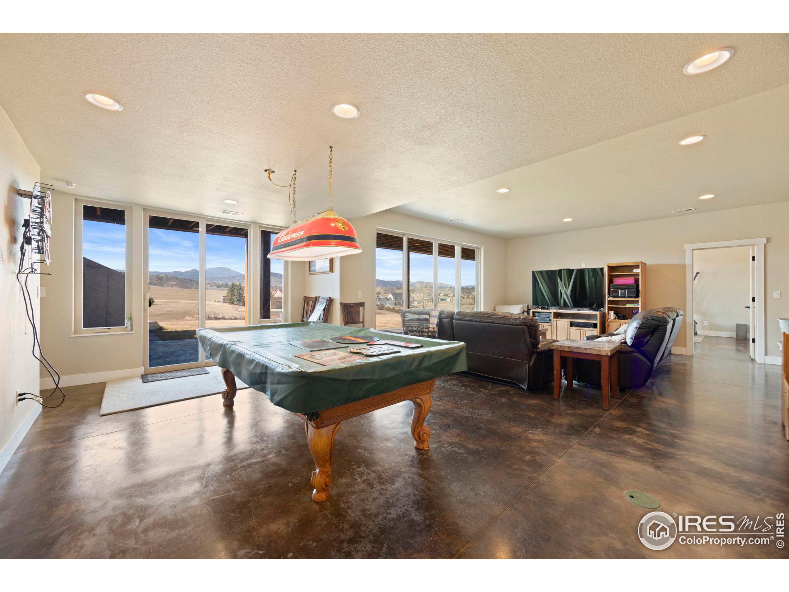 1644 Scenic Valley Dr