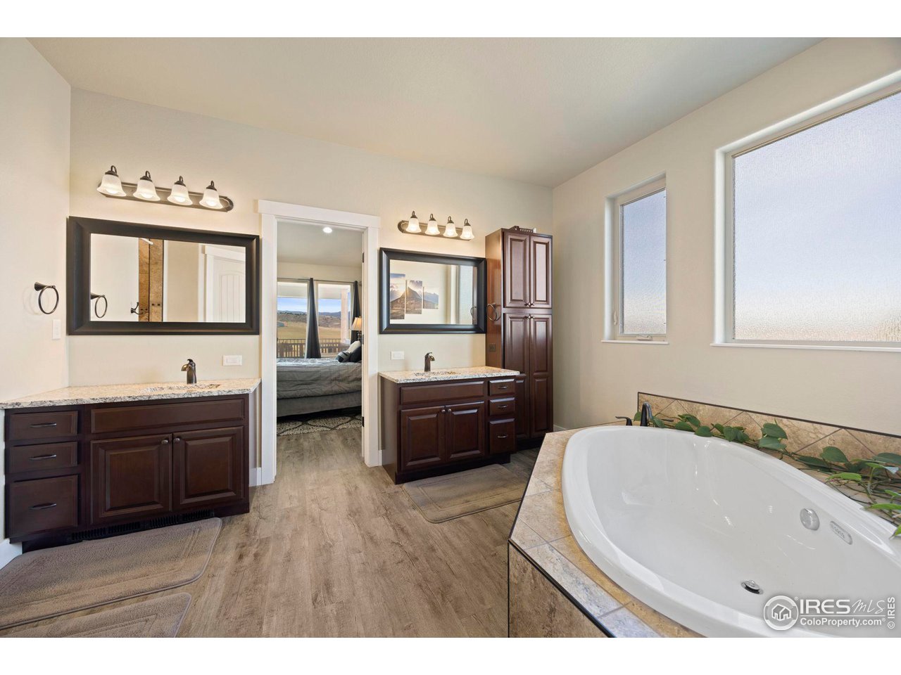 1644 Scenic Valley Dr