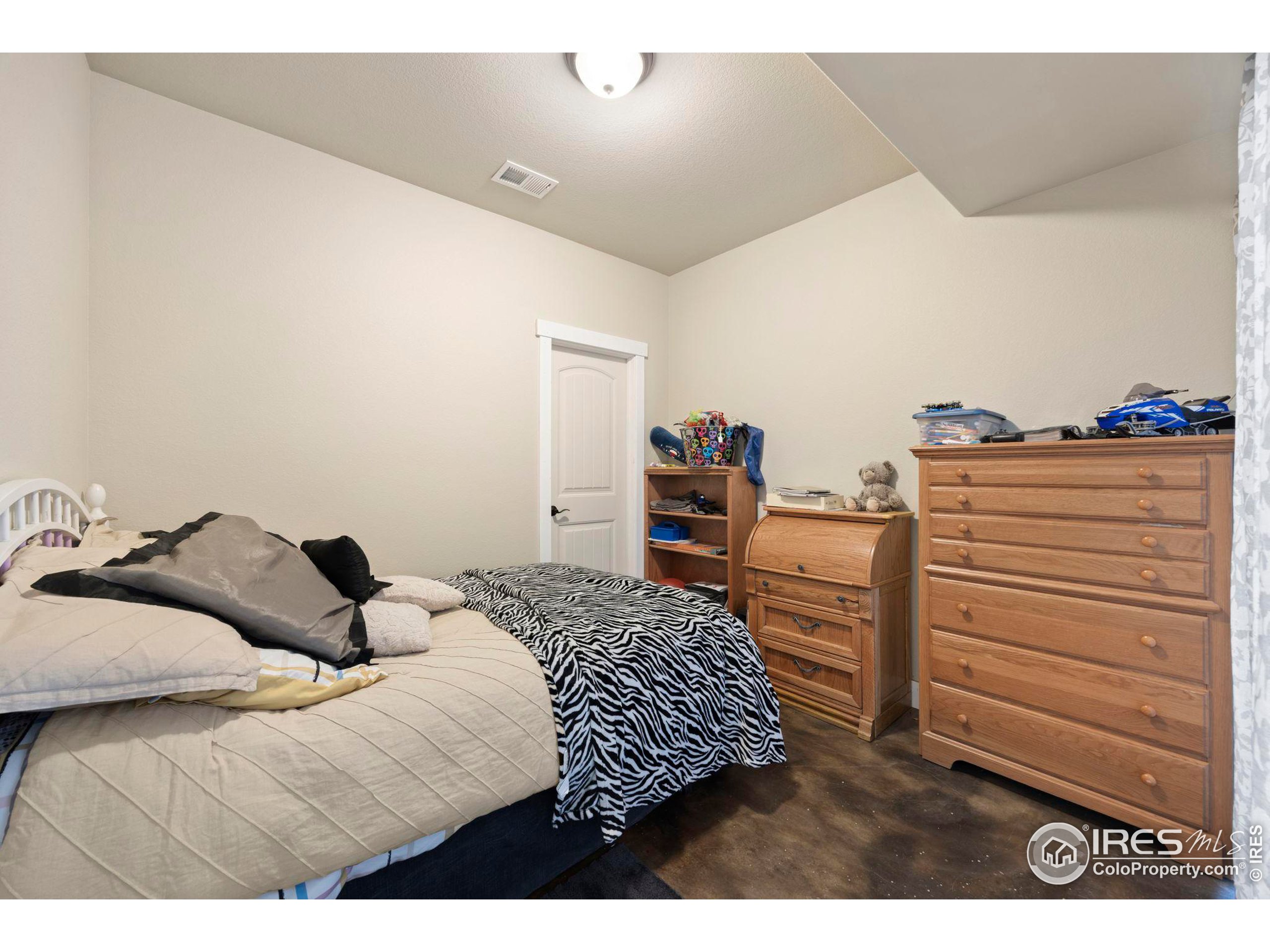 1644 Scenic Valley Dr