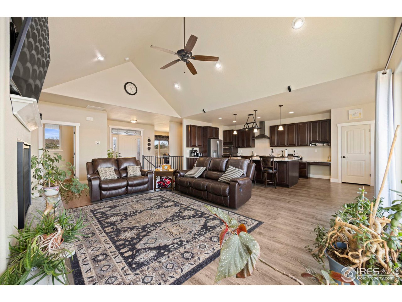 1644 Scenic Valley Dr