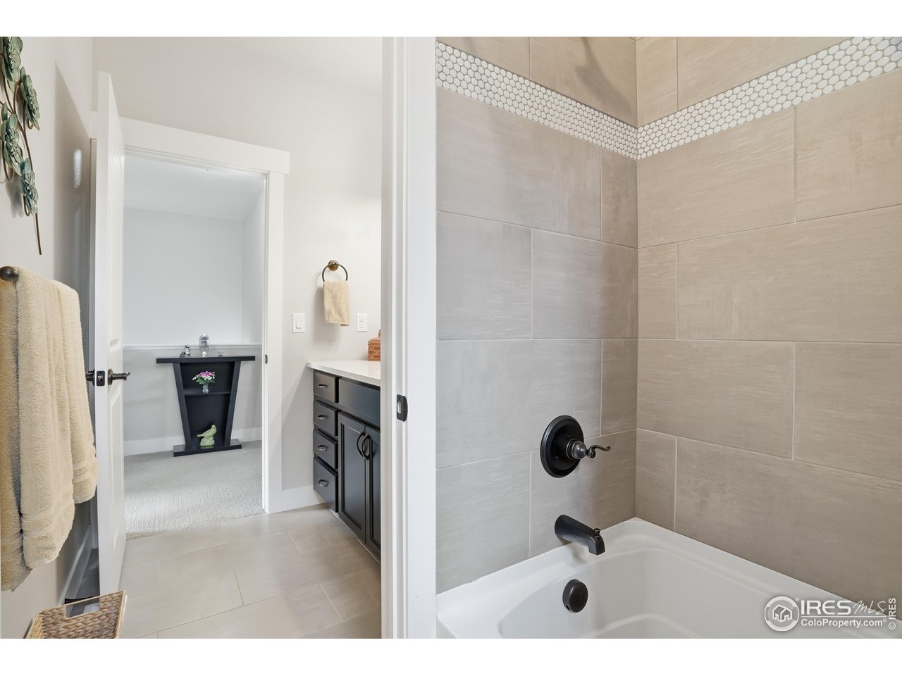 6328 Pumpkin Ridge Dr 1