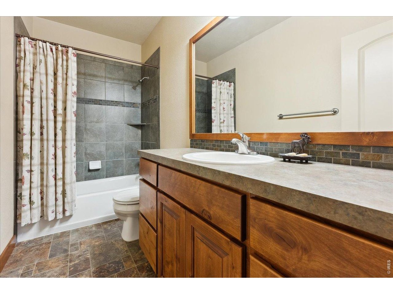 3560 Peruvian Torch Dr