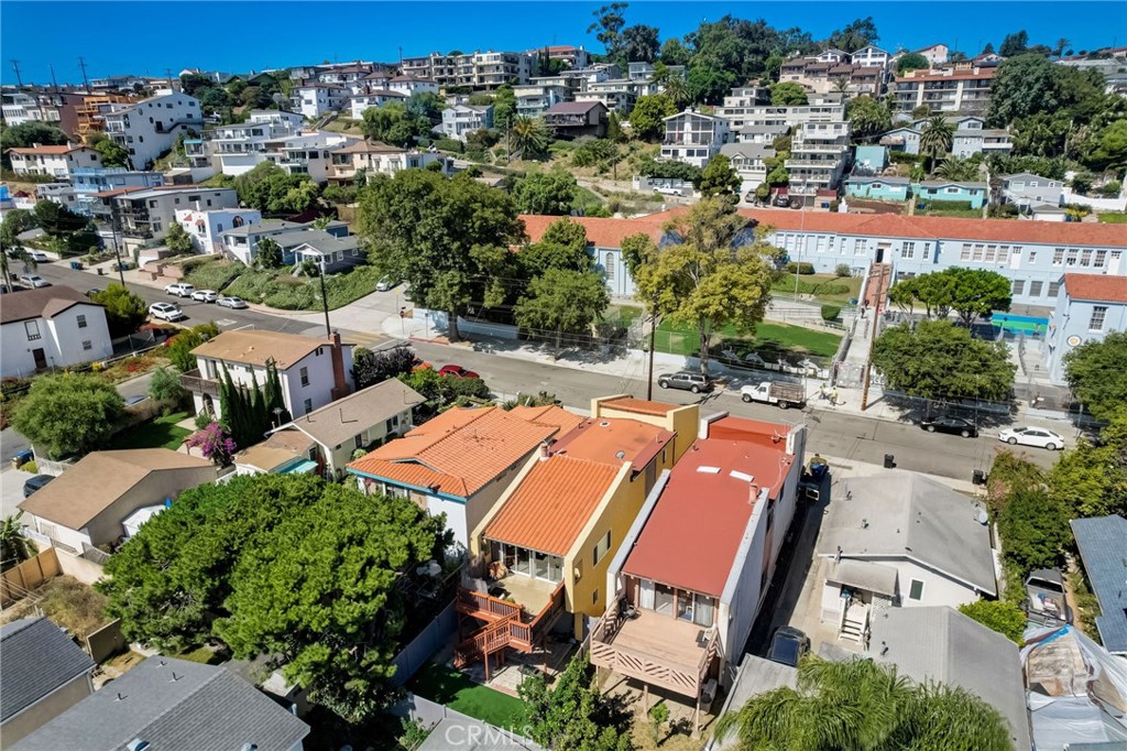 3320 S Kerckhoff Avenue