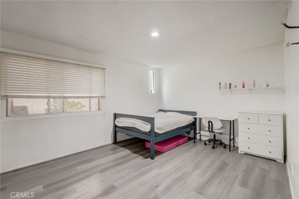 3320 S Kerckhoff Avenue