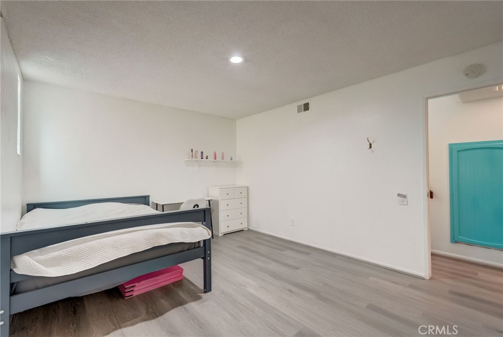 3320 S Kerckhoff Avenue