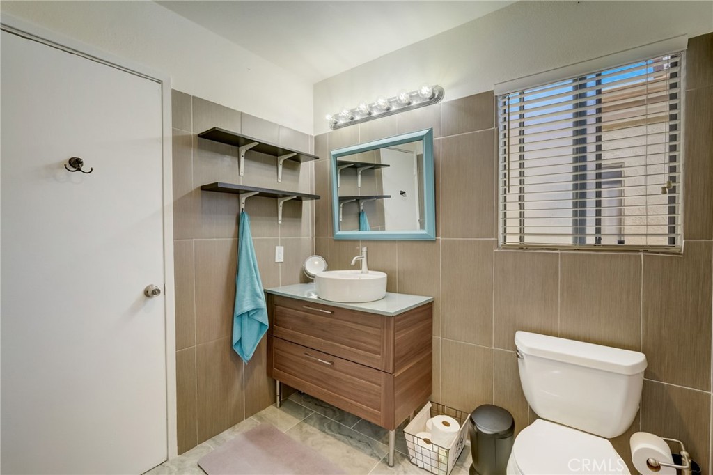 3320 S Kerckhoff Avenue