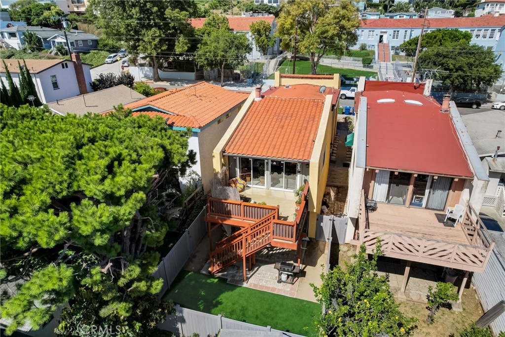 3320 S Kerckhoff Avenue