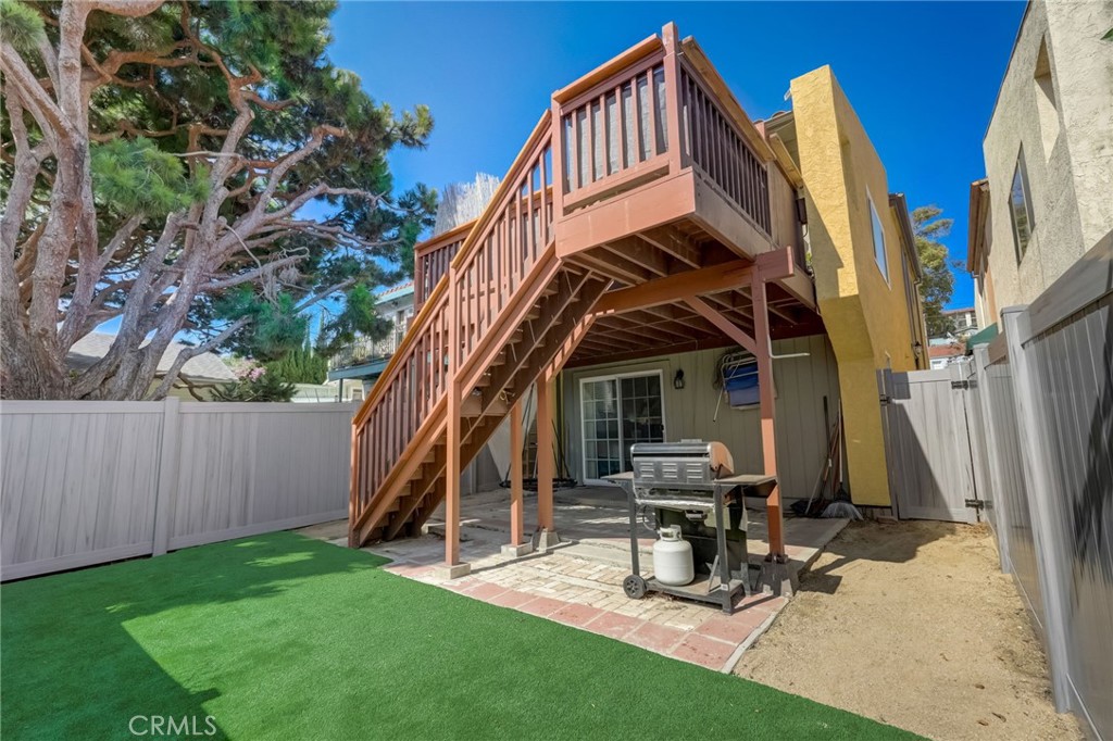 3320 S Kerckhoff Avenue