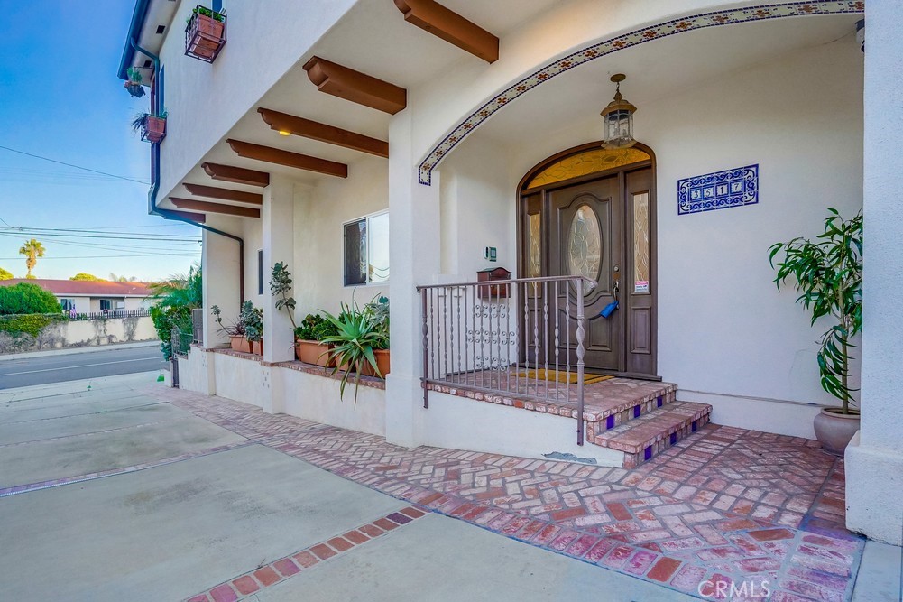 3517 S Pacific Avenue