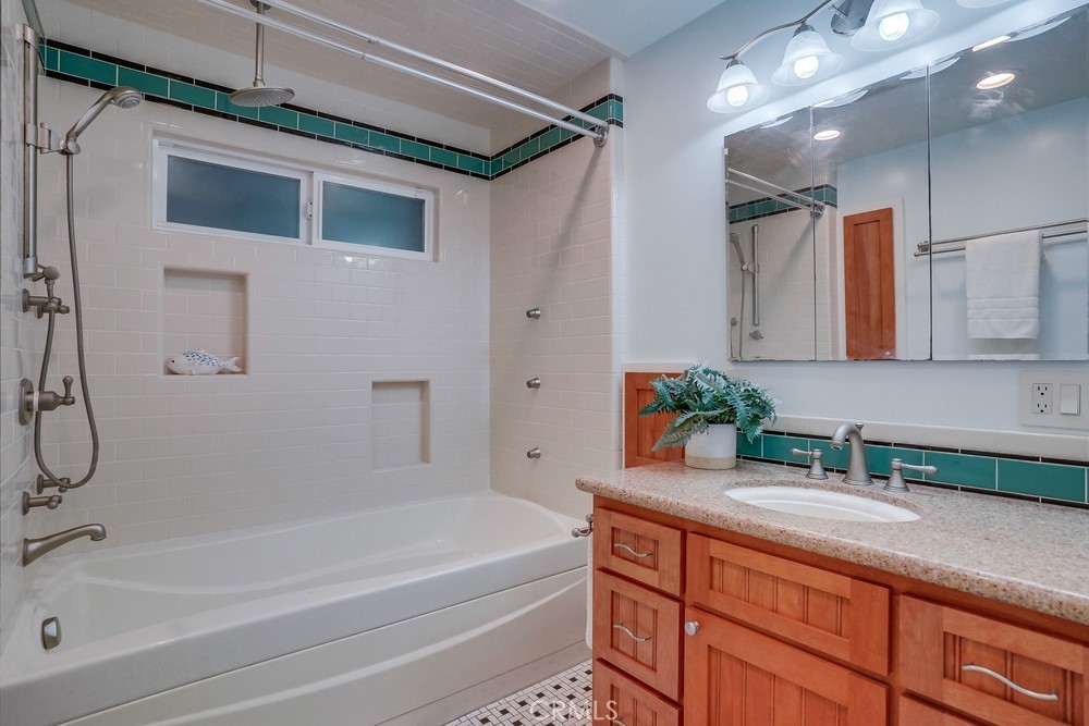 3517 S Pacific Avenue