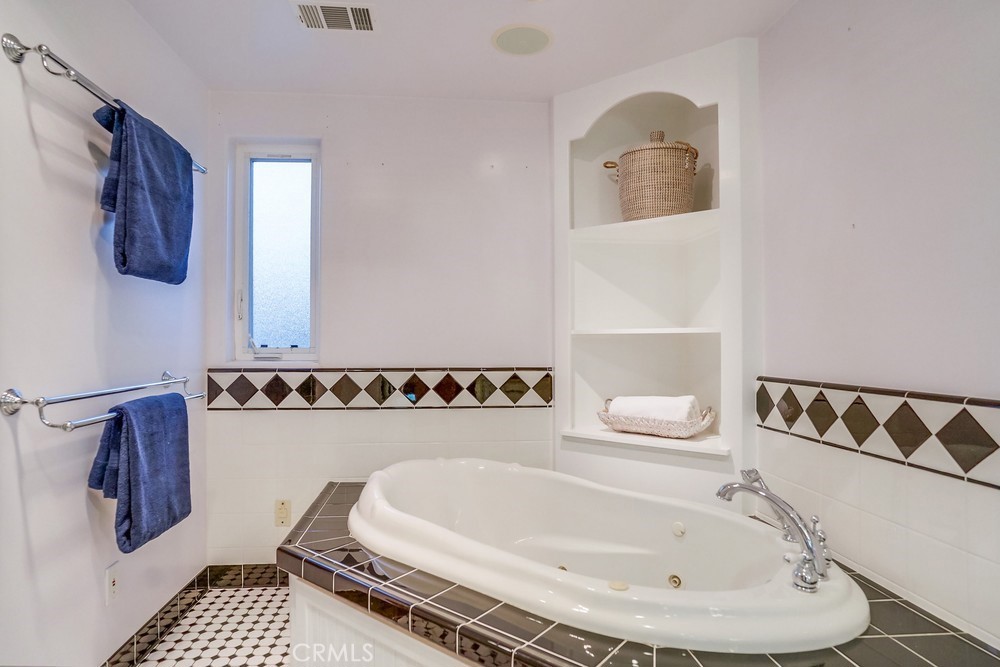 3517 S Pacific Avenue