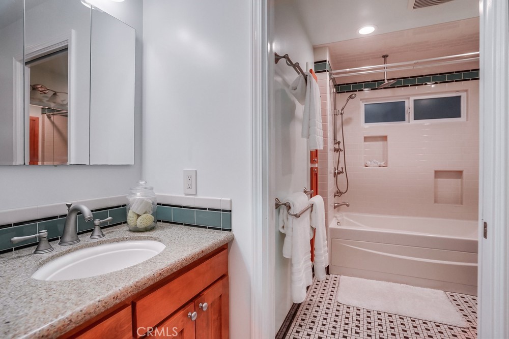 3517 S Pacific Avenue