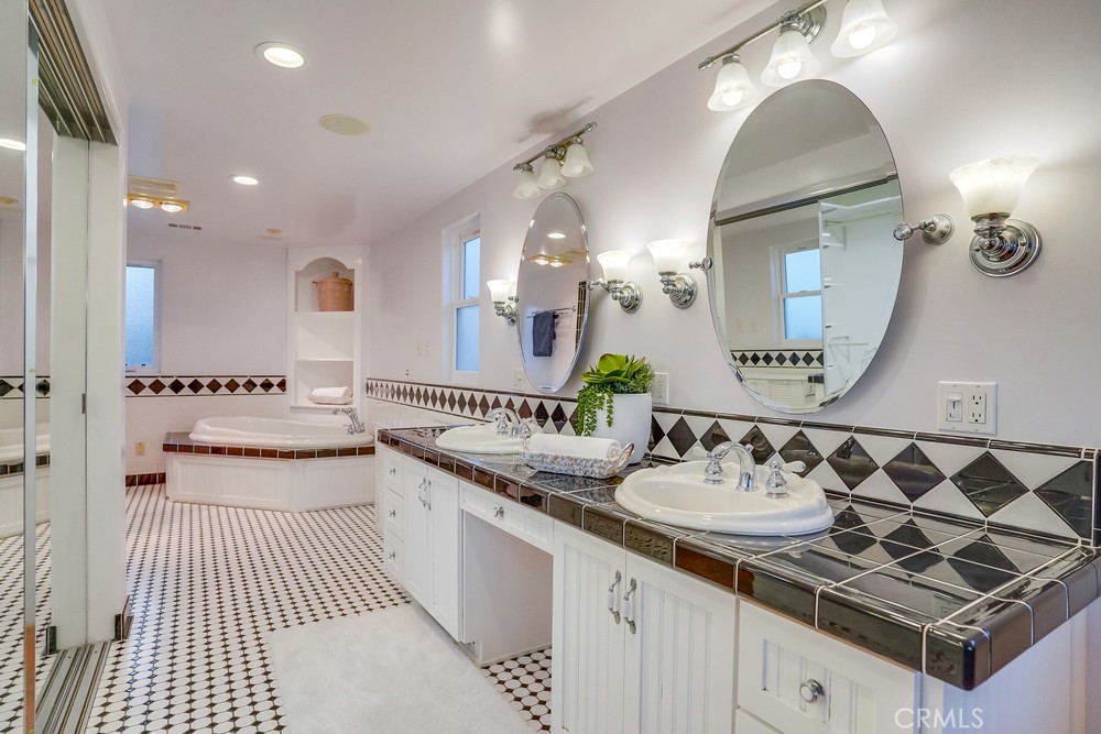 3517 S Pacific Avenue