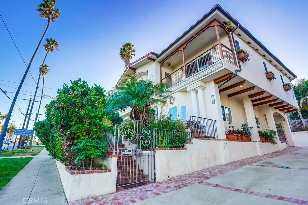 3517 S Pacific Avenue